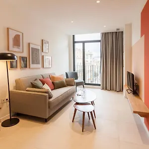 https://apartamentos-mlaga-premium.1costadelsol.com